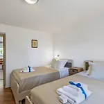 Casa Fra Gli Ulivi With Shared Pool Apartmán
