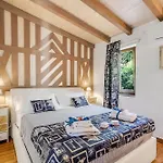 Casa Fra Gli Ulivi With Shared Pool Apartmán