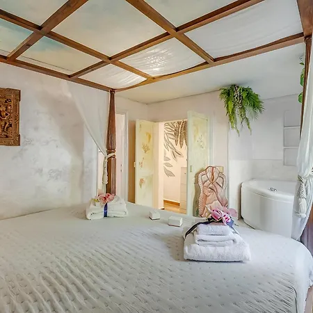Casa Fra Gli Ulivi With Shared Pool