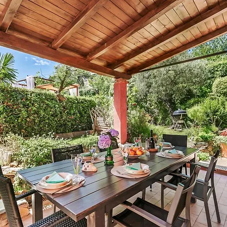 Casa Fra Gli Ulivi With Shared Pool Apartmán Ameglia