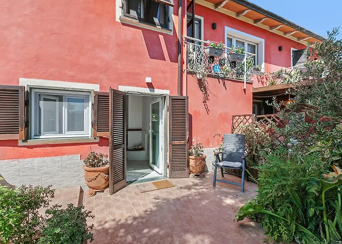 Casa Fra Gli Ulivi With Shared Pool Ameglia