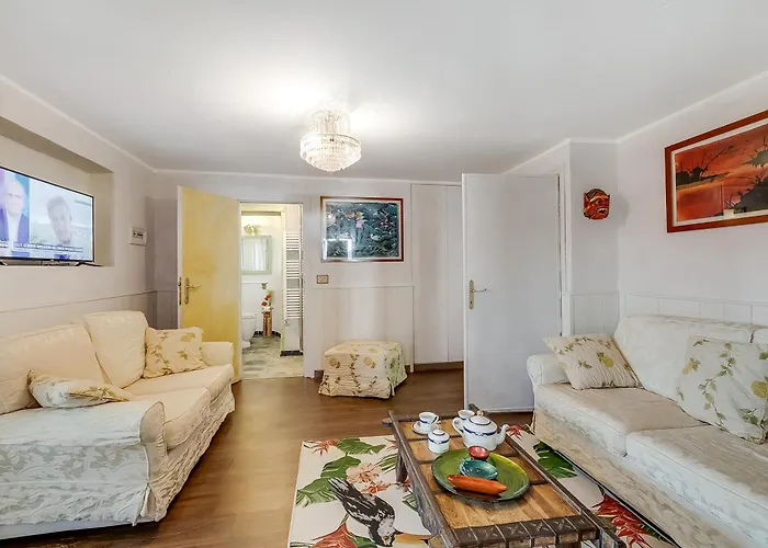 Casa Fra Gli Ulivi With Shared Pool
