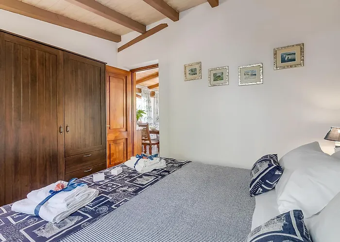 Casa Fra Gli Ulivi With Shared Pool Lejlighed Ameglia