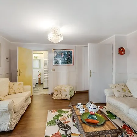 Casa Fra Gli Ulivi With Shared Pool