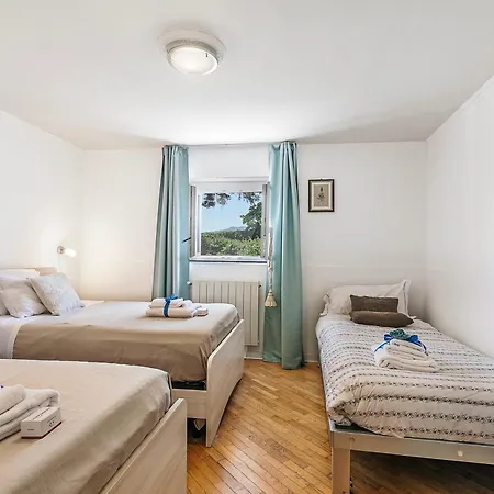 Casa Fra Gli Ulivi With Shared Pool アパート