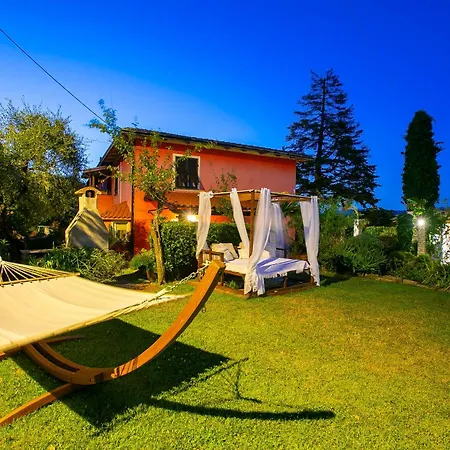 Casa Fra Gli Ulivi With Shared Pool